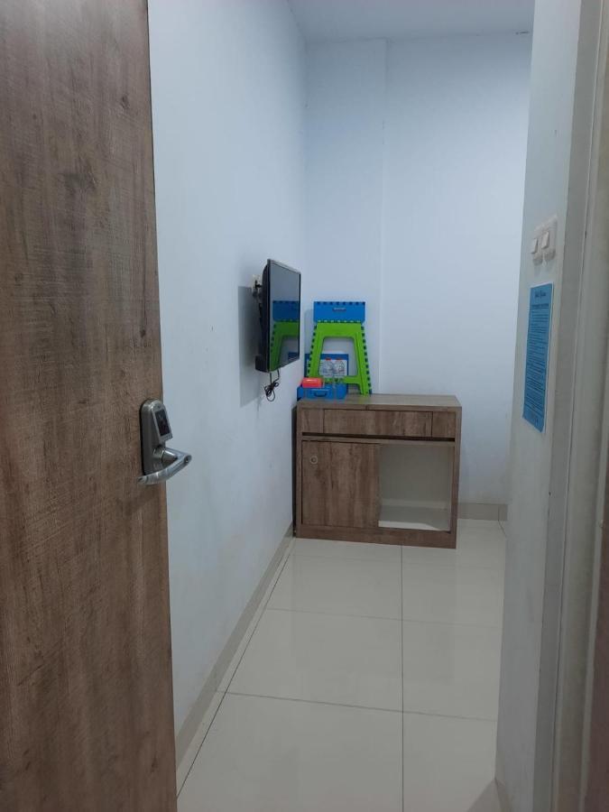 Oyo Life 92883 Kost Ratana Cengkareng Syariah 2*