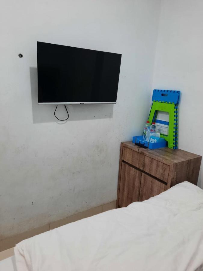 Hotel Oyo Life 92883 Kost Ratana Cengkareng Syariah 2*