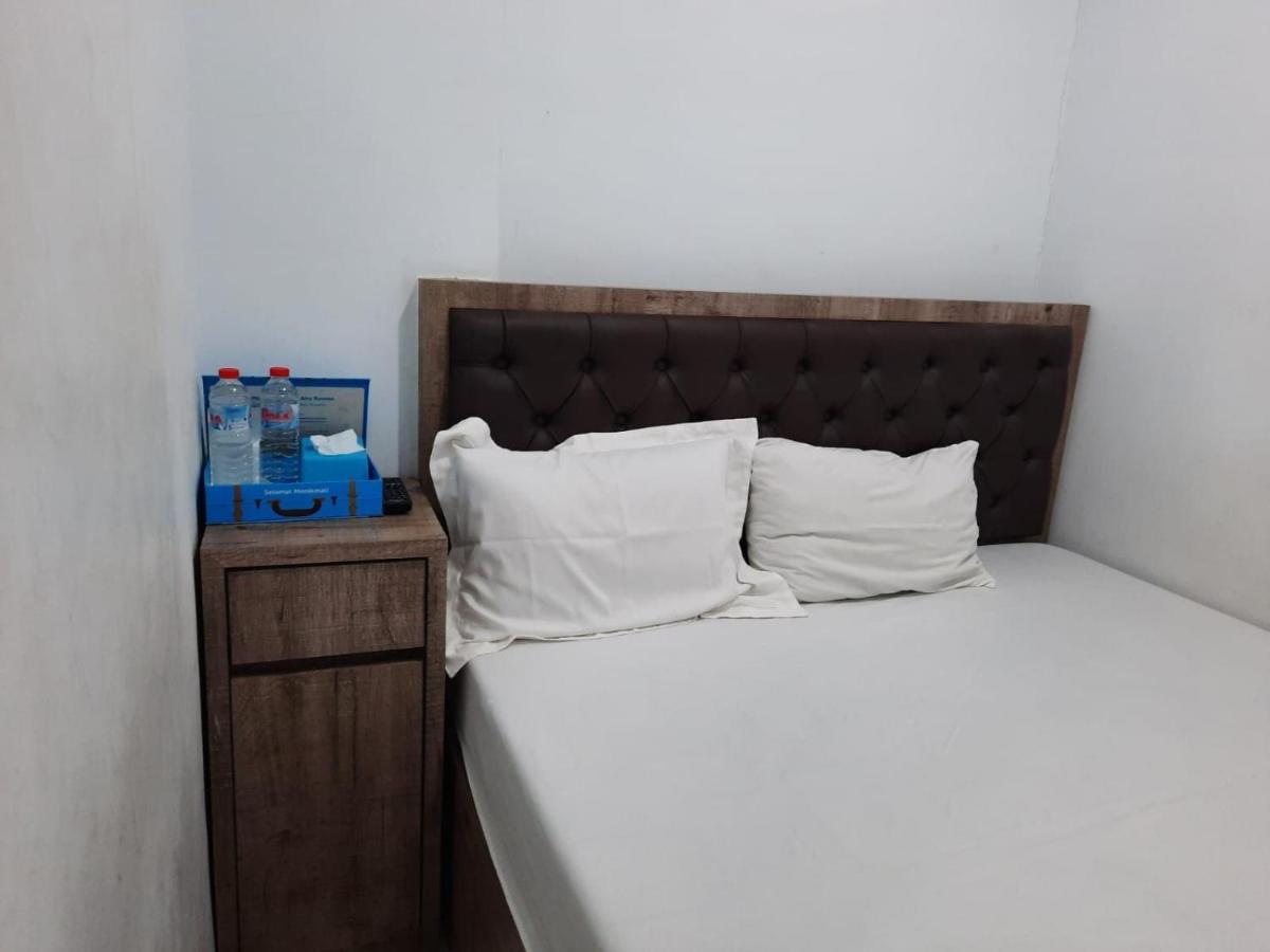 Hotel Oyo Life 92883 Kost Ratana Cengkareng Syariah