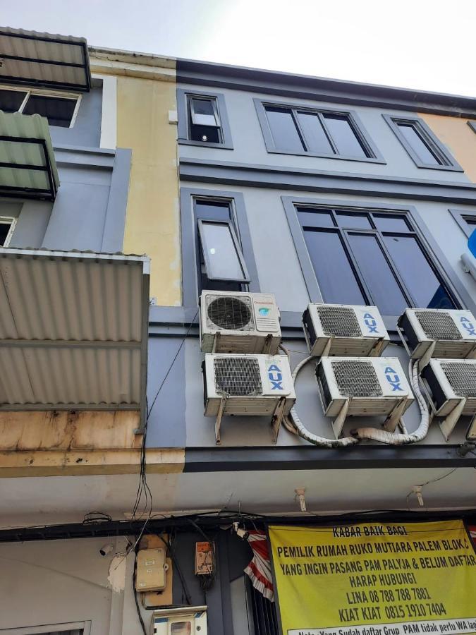 Hotel Oyo Life 92883 Kost Ratana Cengkareng Syariah 2*