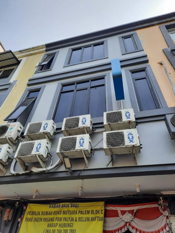 Hotel Oyo Life 92883 Kost Ratana Cengkareng Syariah Jakarta