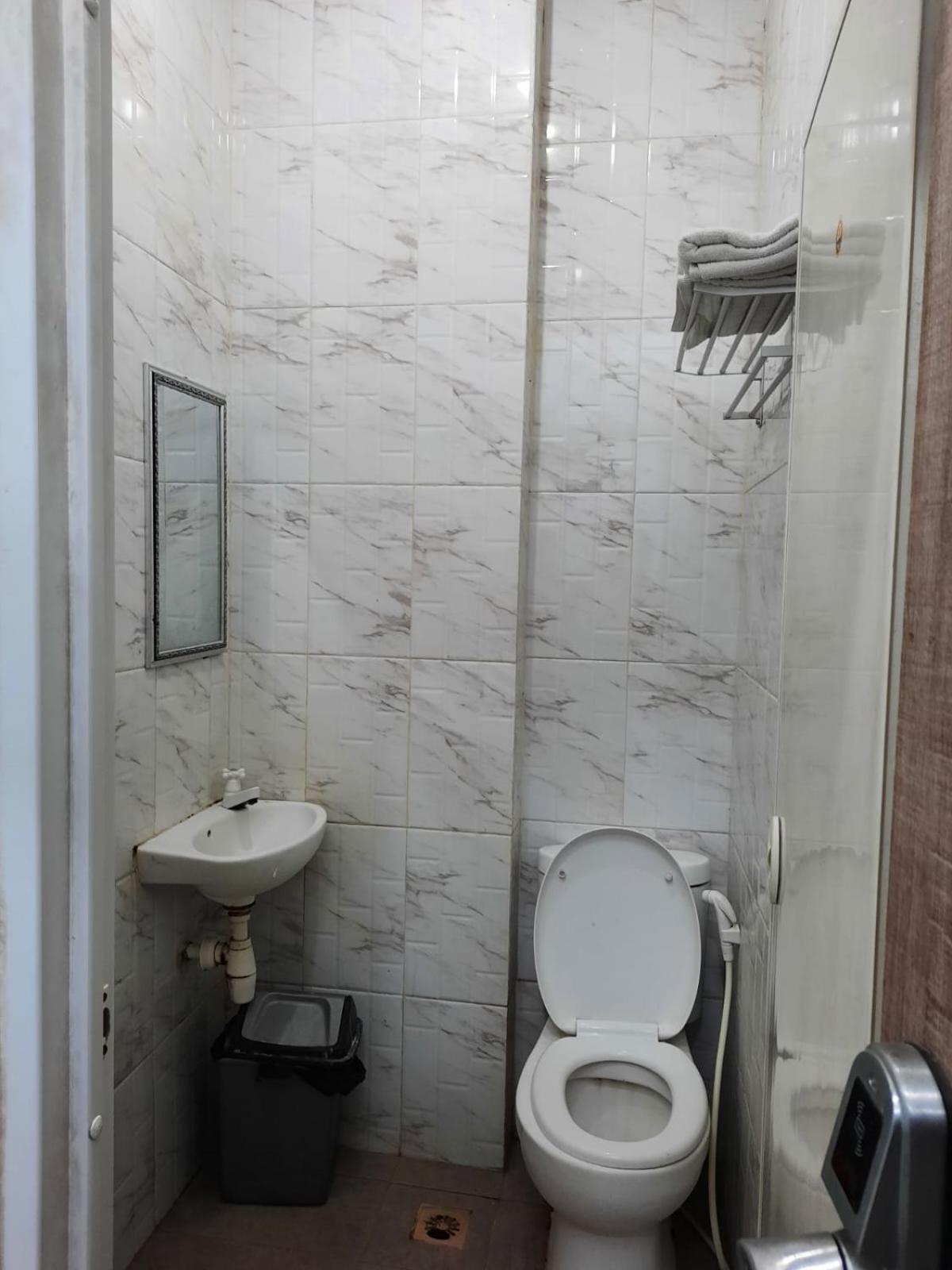 Hotel Oyo Life 92883 Kost Ratana Cengkareng Syariah