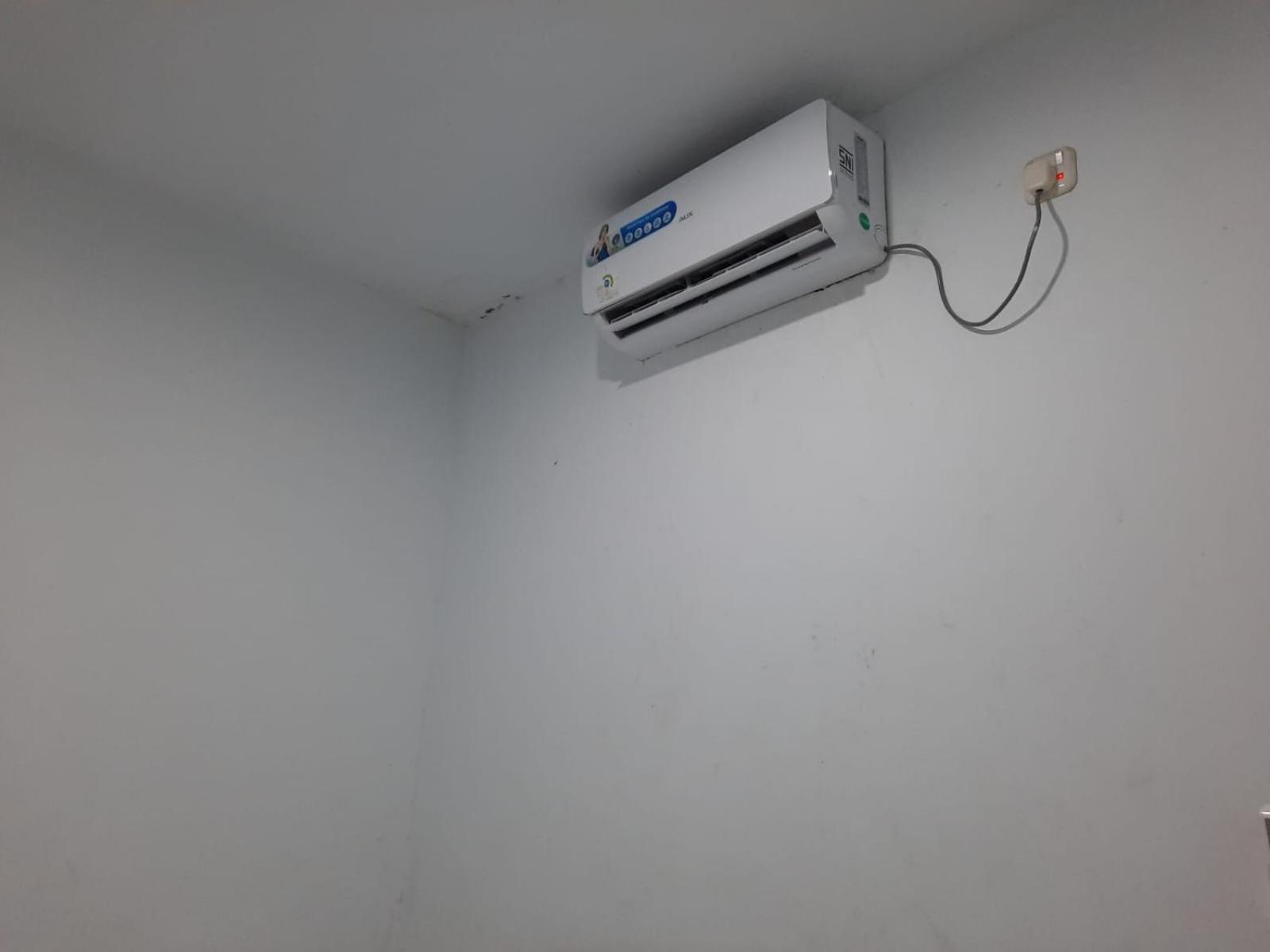 Hotel Oyo Life 92883 Kost Ratana Cengkareng Syariah Jakarta