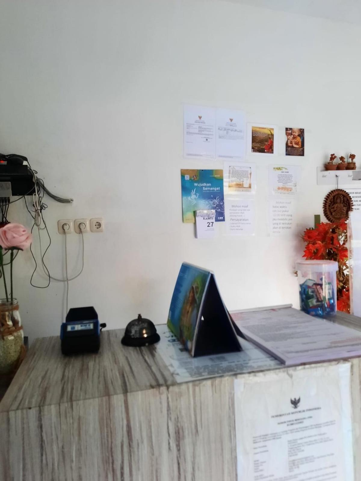 Oyo Life 92883 Kost Ratana Cengkareng Syariah Jakarta