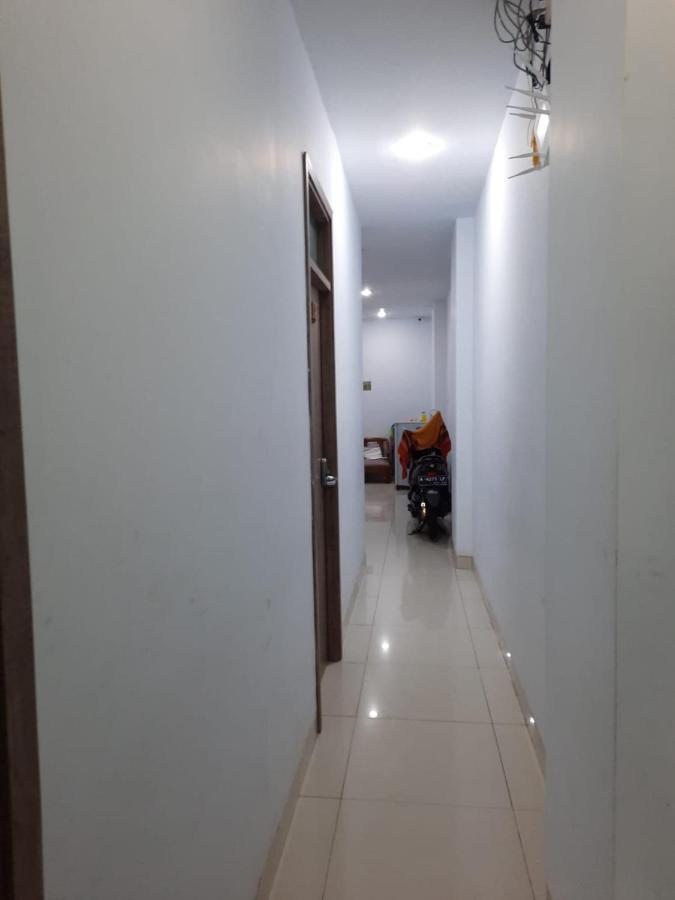 Oyo Life 92883 Kost Ratana Cengkareng Syariah Jakarta