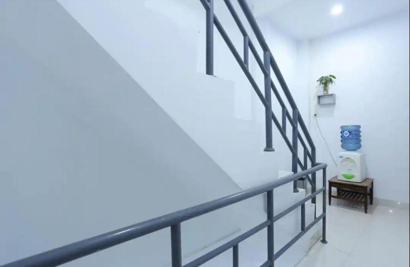 Oyo Life 92883 Kost Ratana Cengkareng Syariah 2*